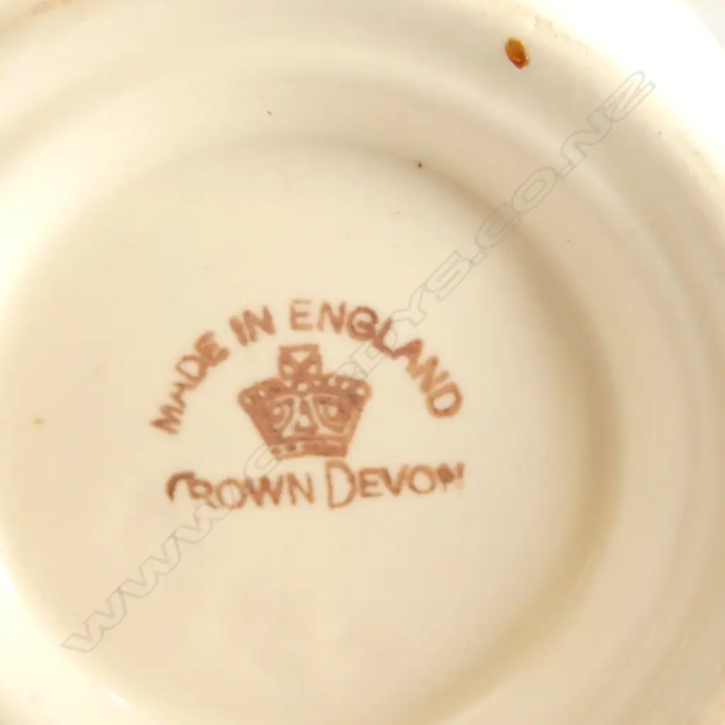 2 CROWN DEVON JUGS H230MM 7 2 CROWN DEVON VASES H230MM TALLEST Image 1++