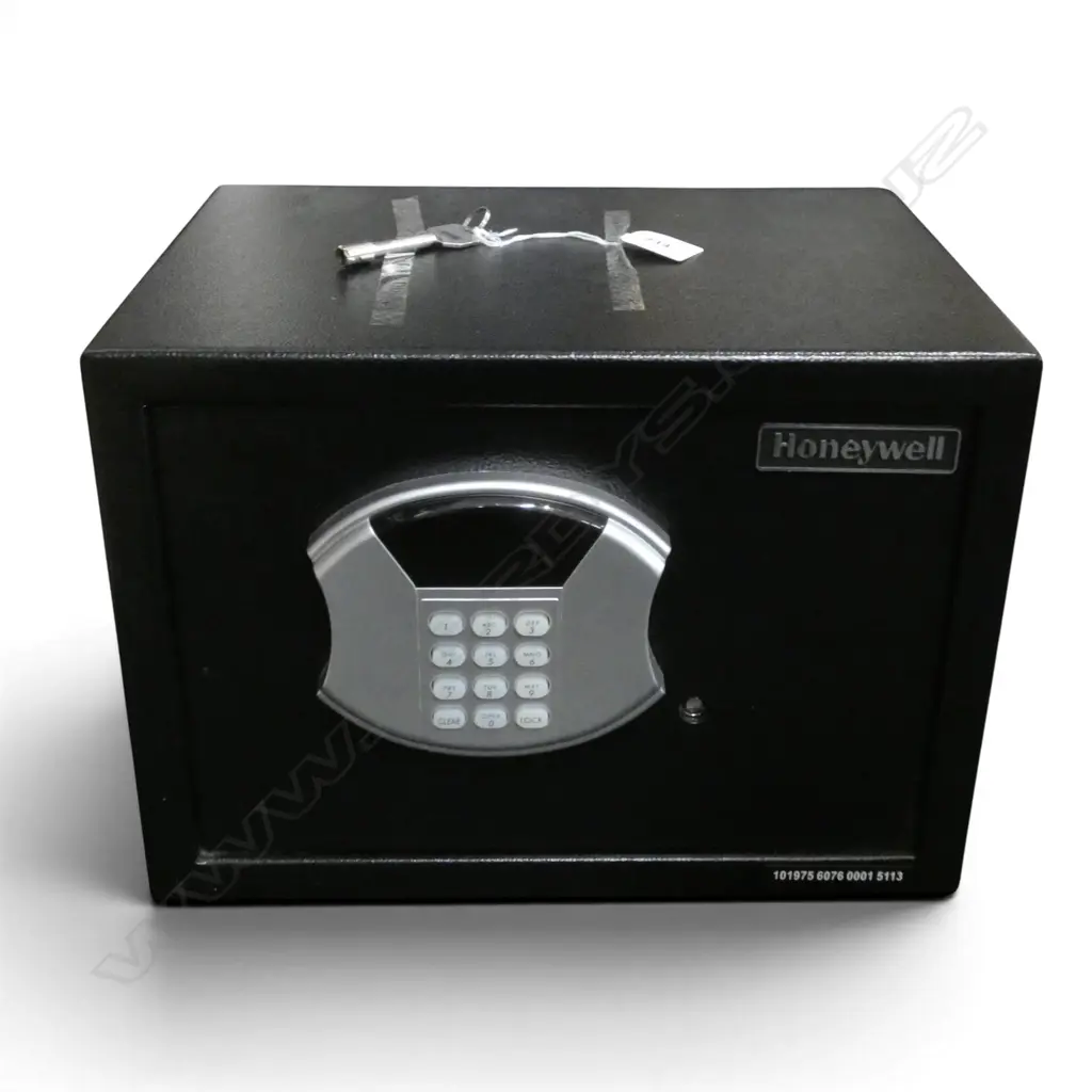 HONEYWELL SAFE w. KEY (CODE 5070 WORKS BUT NO BATTERIES) 350x250x250mm Image 1++