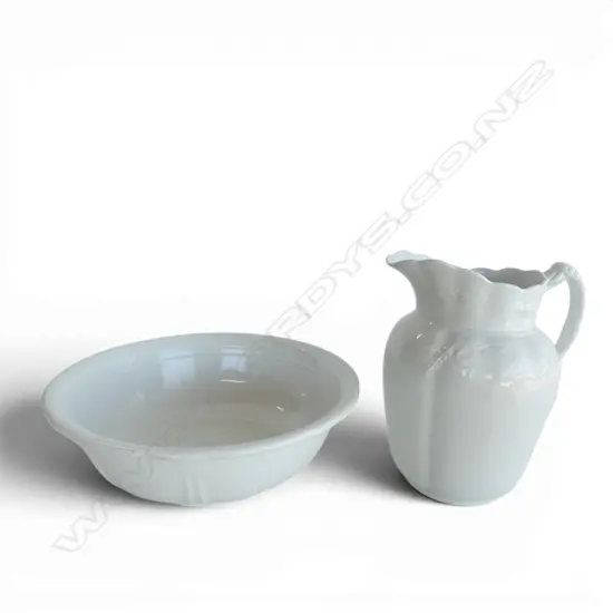 ANTIQUE JOHNSON BROS JUG & BASIN SET 295MM HIGH JUG 380 MM DIA BOWL 