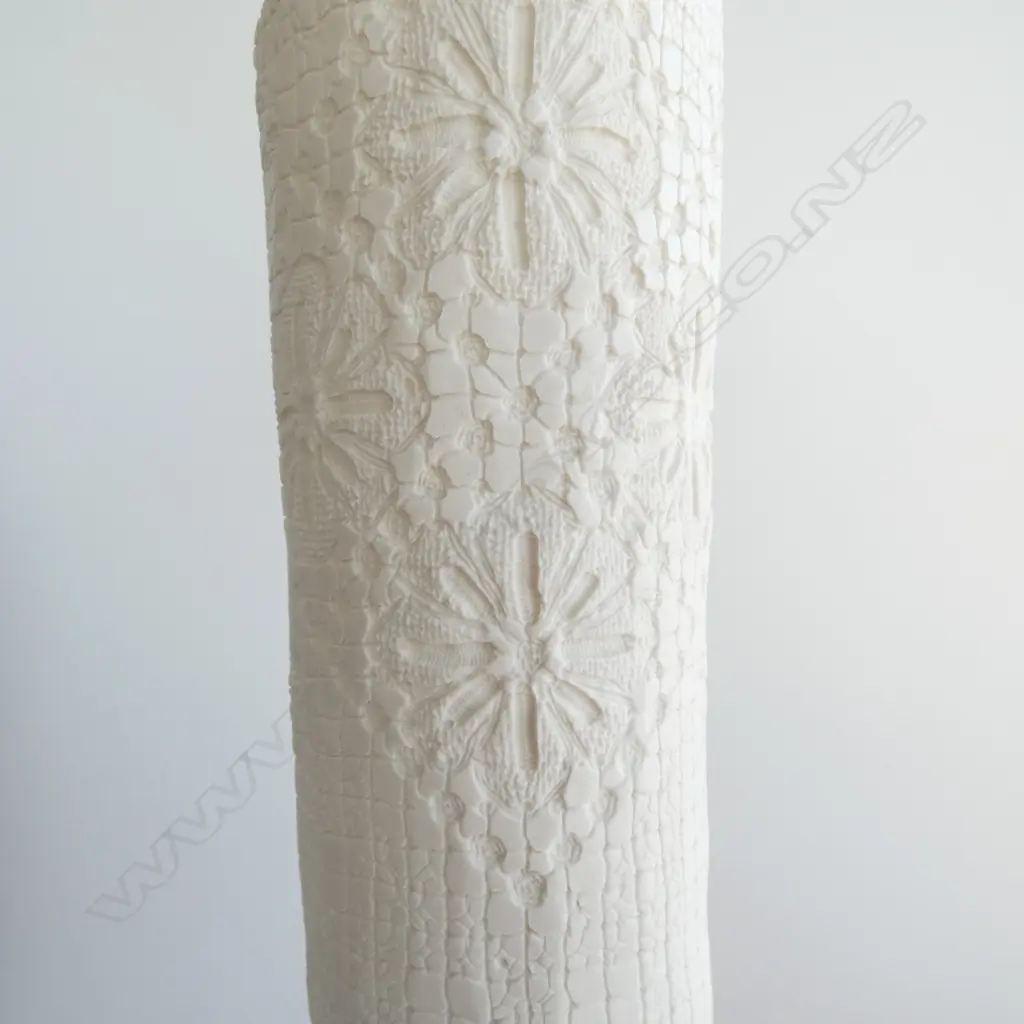 MODERN CERAMIC TABLE LAMP, SIGNED S R BRIDGES 2019 H.465mm Image 1++