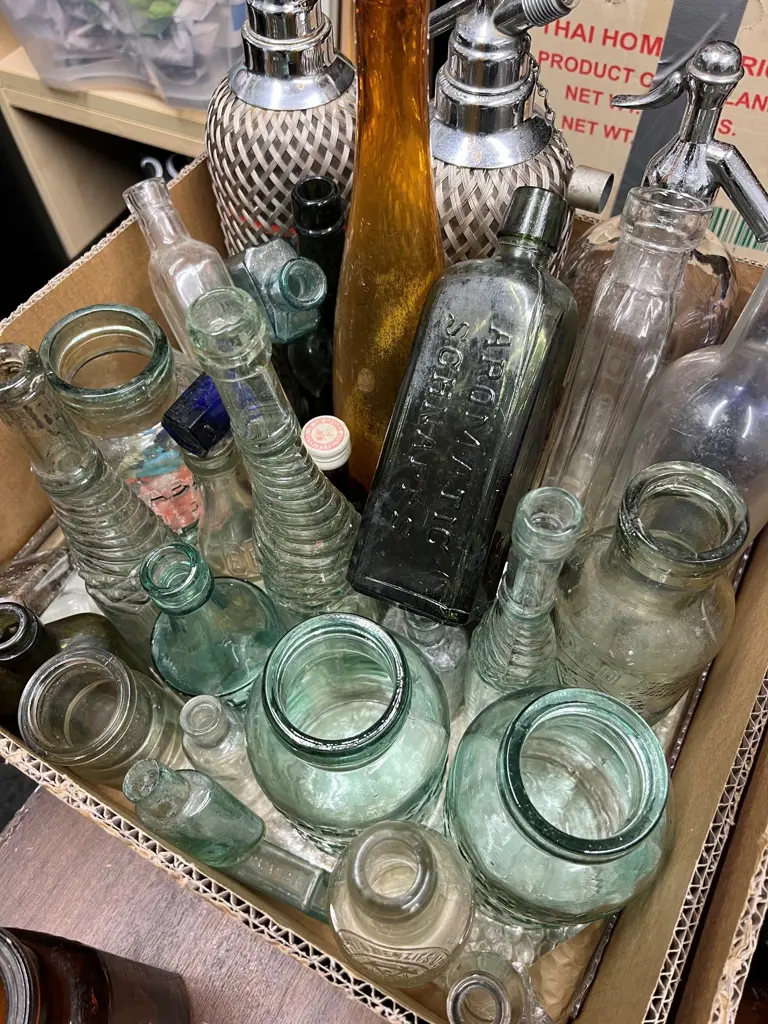 LGE BOX OF OLD GLASS BOTTLES many English named + coloured etc Image 1++