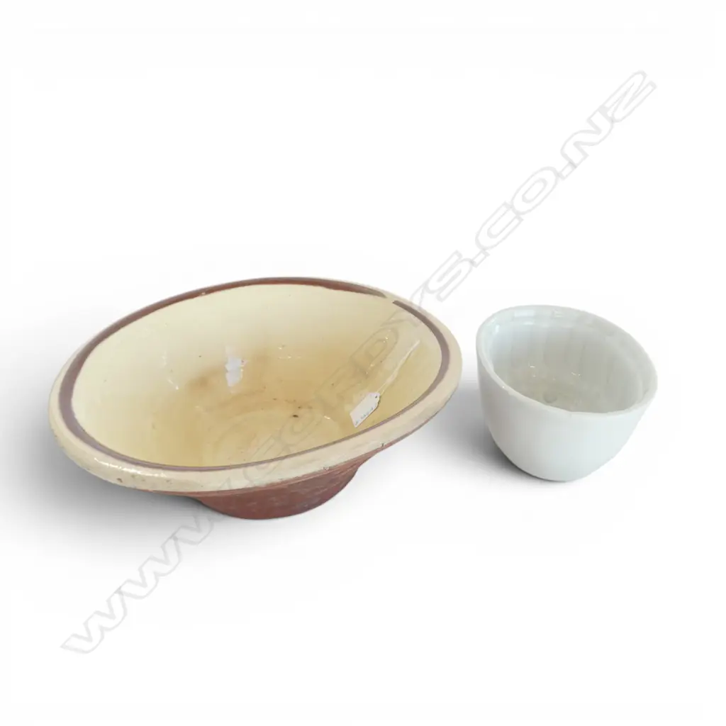 POTTERY MIXING BOWL + FOOD MOULD Dia.330mm Image 1++