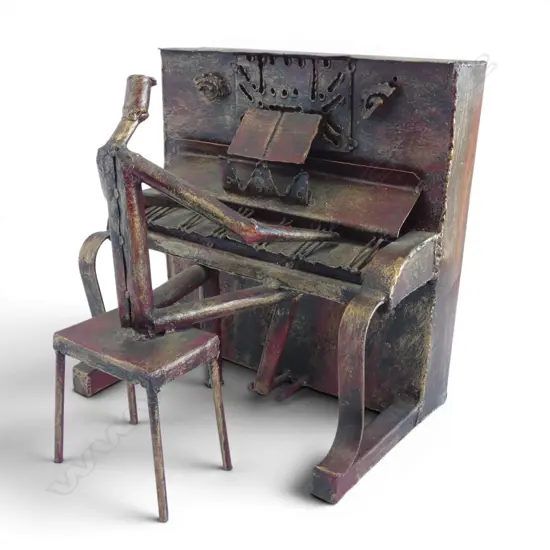 SCUPTURED METAL PIANO PLAYER H270 L270MM