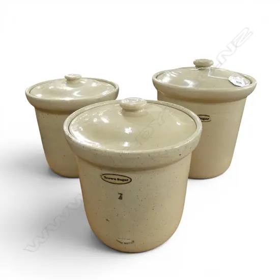 3 VINTAGE TIMARU POTTERIES LIDDED POTTERY STORAGE POTS. Largest Dia.220mm. 1 tiny crack