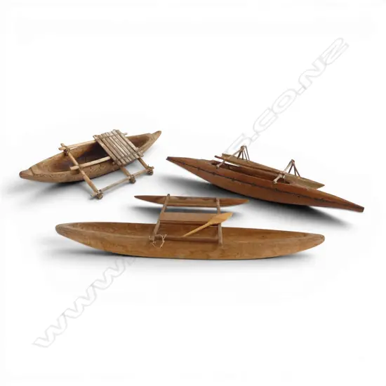3 MODEL CANOES L.520mm