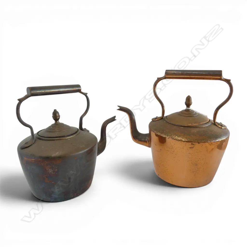 2 VICTORIAN COPPER KETTLES with acorn finials Image 1++