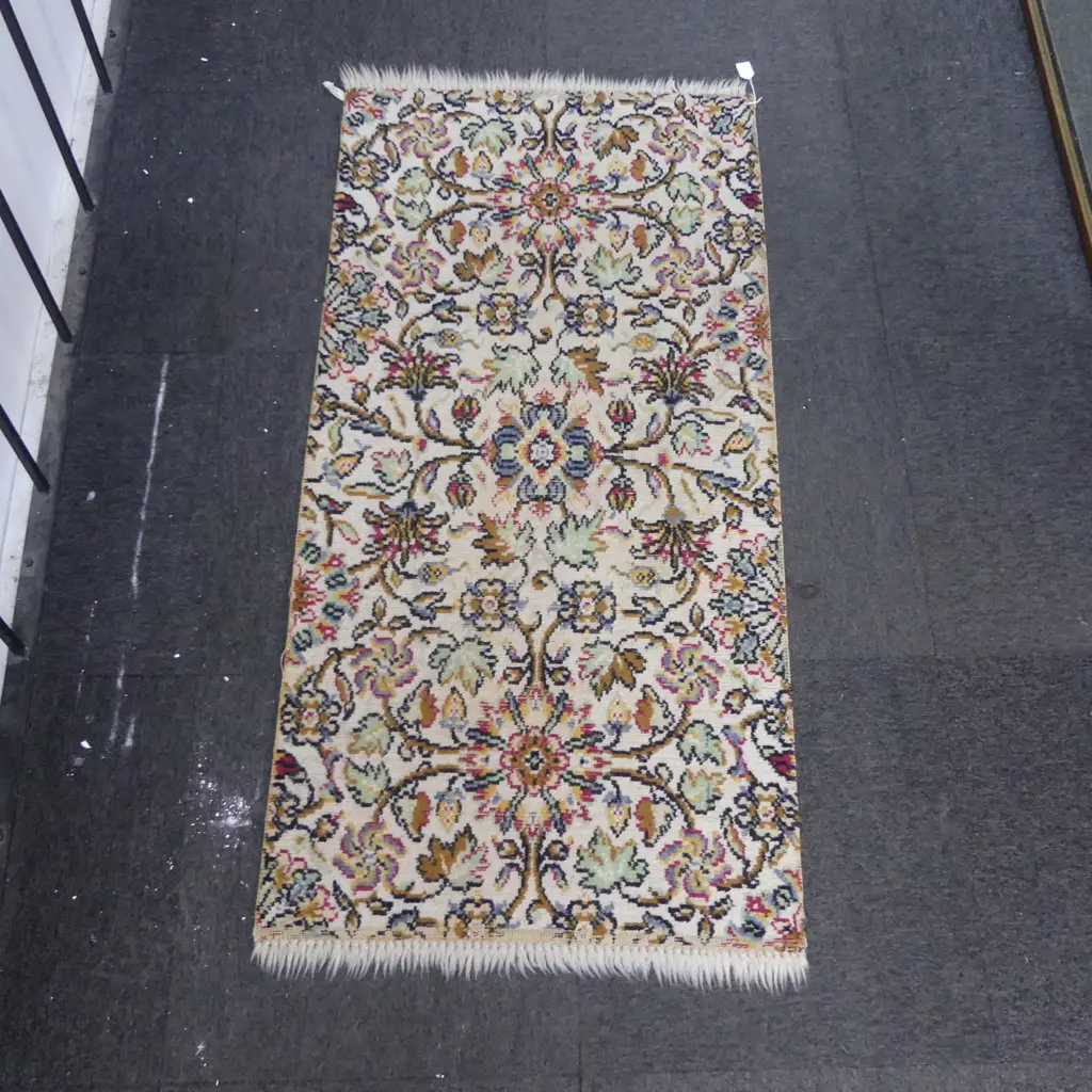 SMALL MACHINED RUG Image 1++