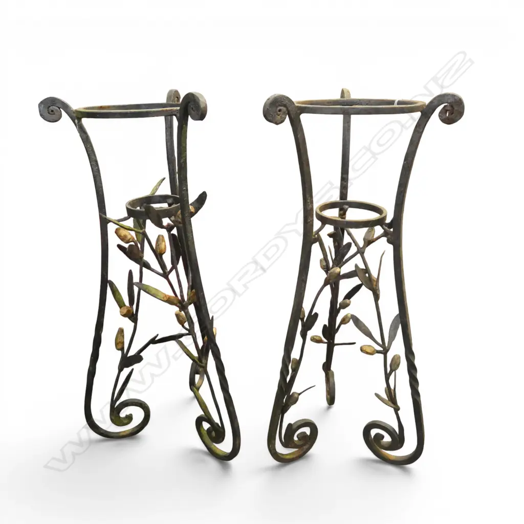 PR WROUGHT IRON STANDS w. OLIVE BRANCH DECORATION H.680mm Image 1++