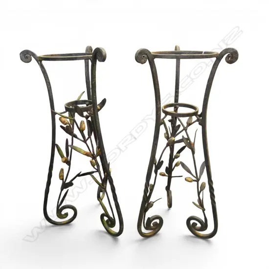 PR WROUGHT IRON STANDS w. OLIVE BRANCH DECORATION H.680mm