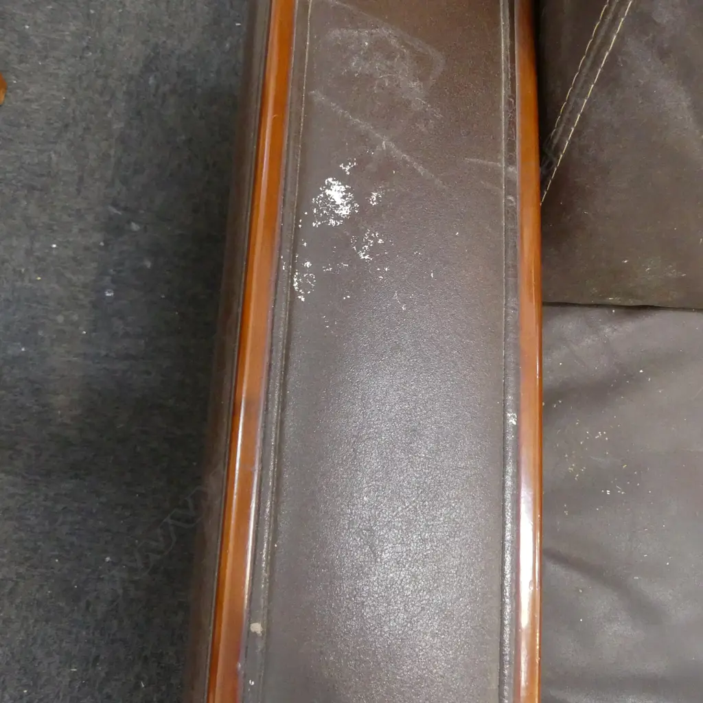 PR VINTAGE LEATHER ARMCHAIRS leather requires attention 940x840x800mm Image 1++