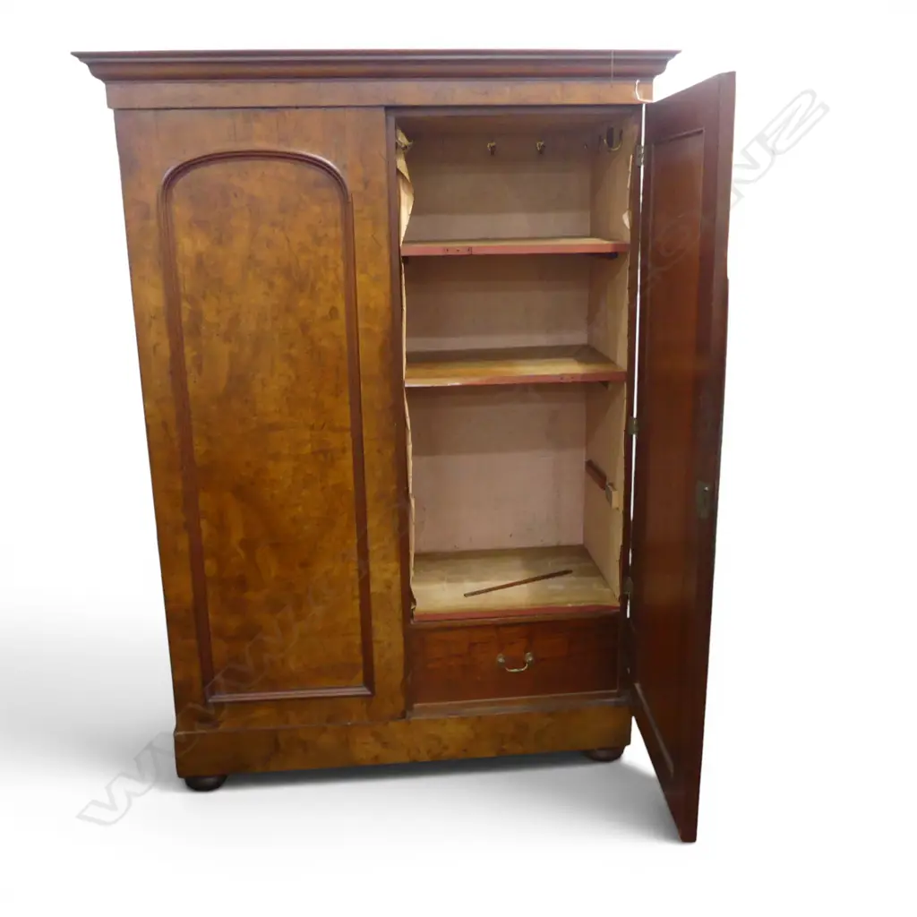 VICTORIAN WARDROBE 1510x630x2100mm Image 1++