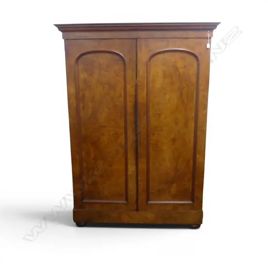 VICTORIAN WARDROBE 1510x630x2100mm