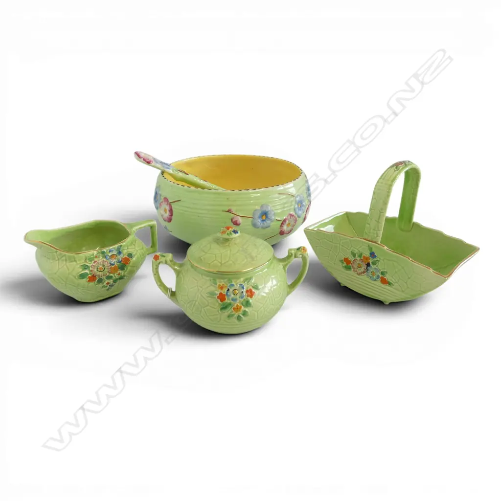 3PCS GREEN C/DEVON CHINA LIDDED BOWL JUG & BASKET L160MM & MALING BOWL DIA200MM  WITH SPOON Image 1++