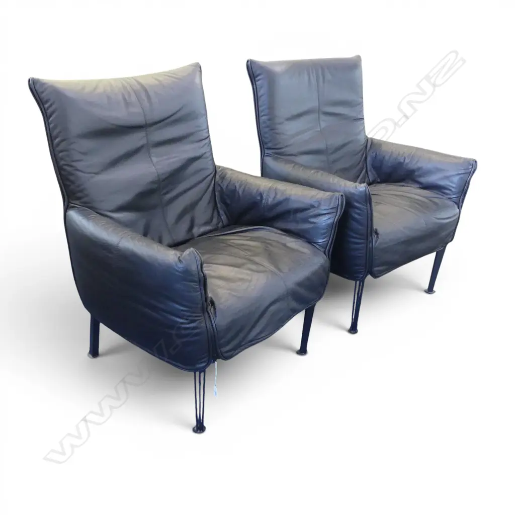 2 BLACK LEATHER ARMCHAIRS w. ZIPPER DETAIL Image 1++