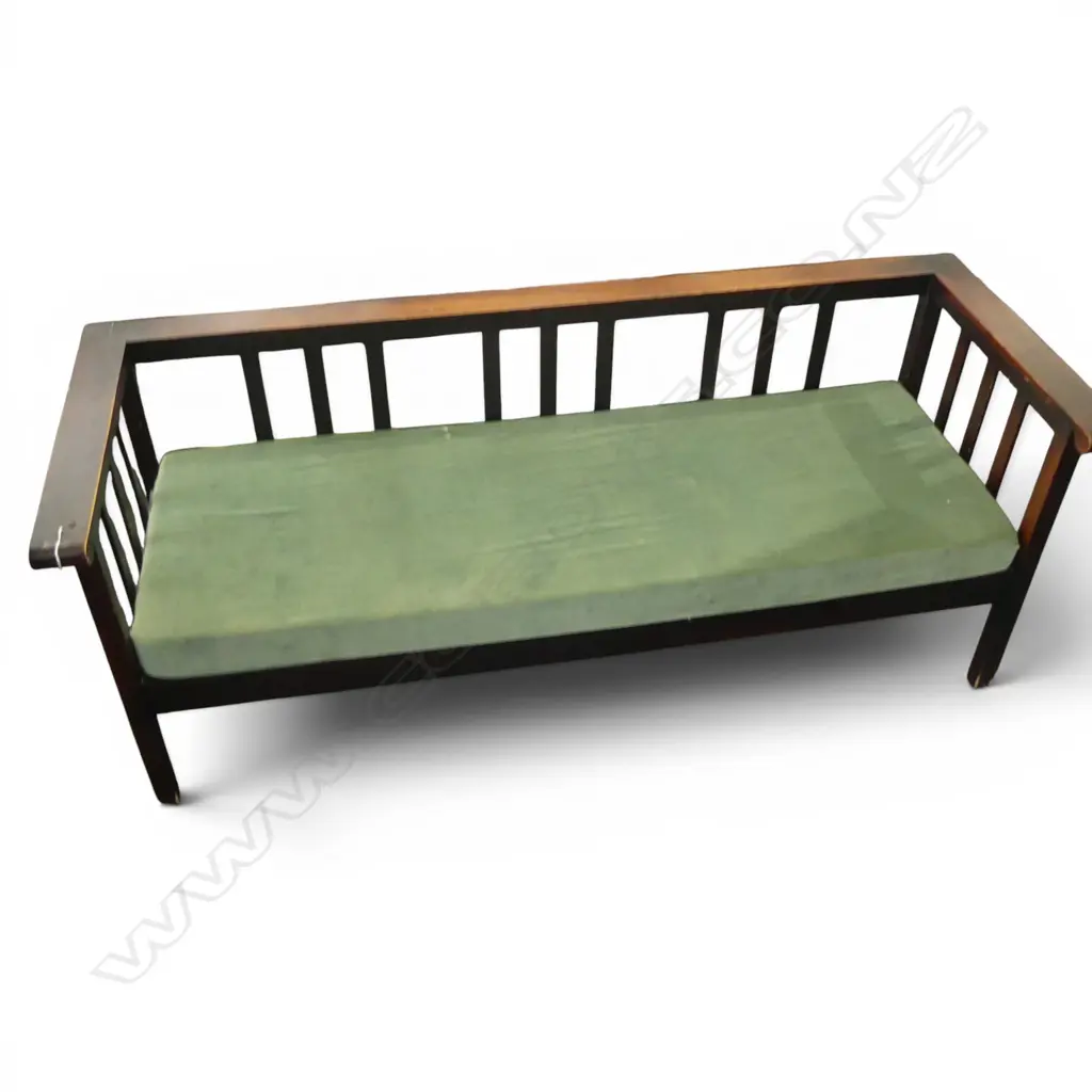 ARTS & CRAFTS STYLE SOFA, OLD BORER TO BACK LEG 1920x735x745mm Image 1++