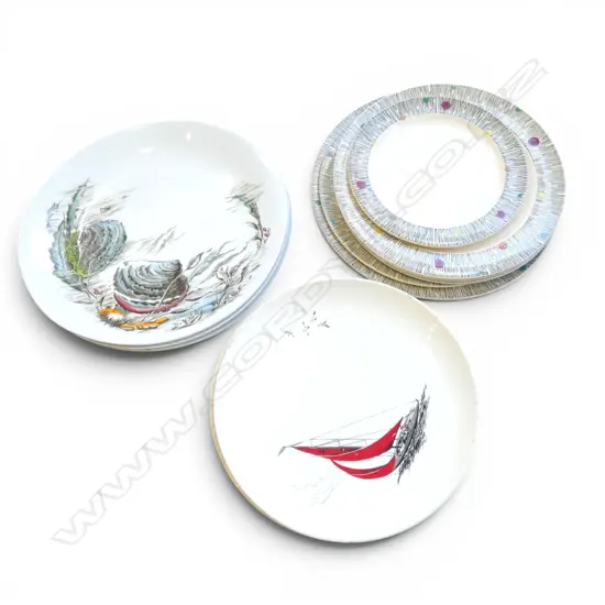 ASST. DINNER PLATES Incl. CROWN LYNN & JOHNSON BROS SEAFARE W.260mm