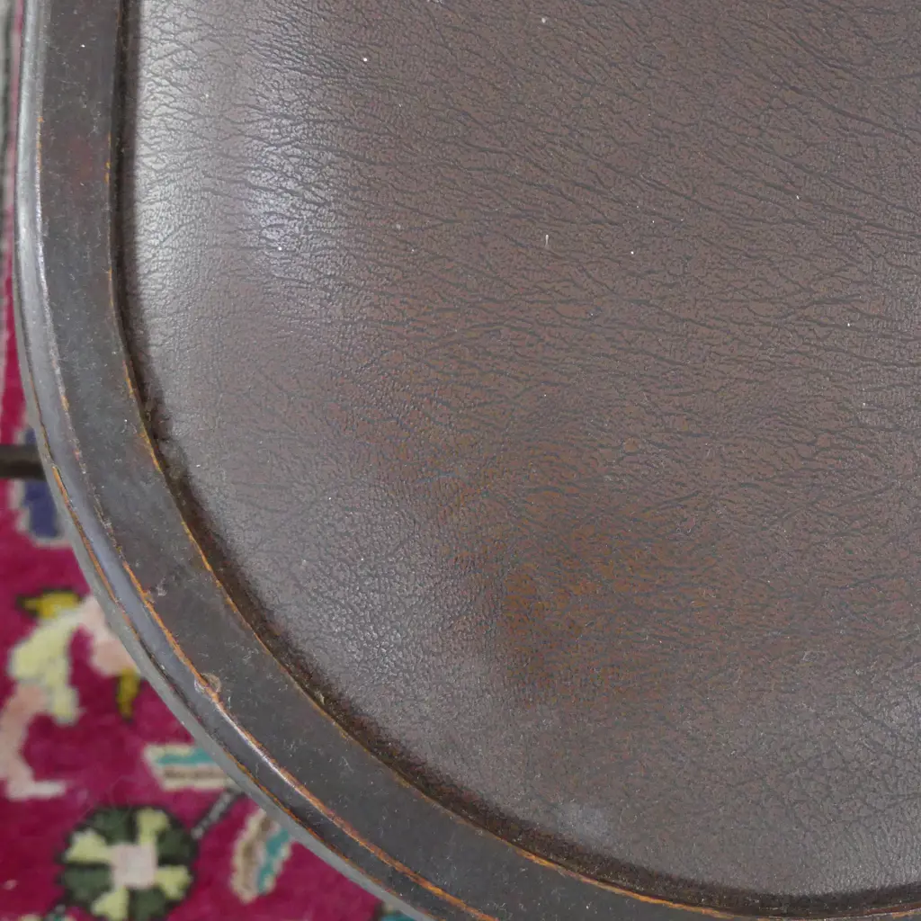 4 FOLDING CHAIRS Image 1++