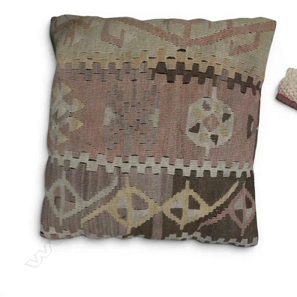 1 INDIAN AND 2 VINTAGE CARPET CUSHIONS, LARGST 400 X410MM Image 1++