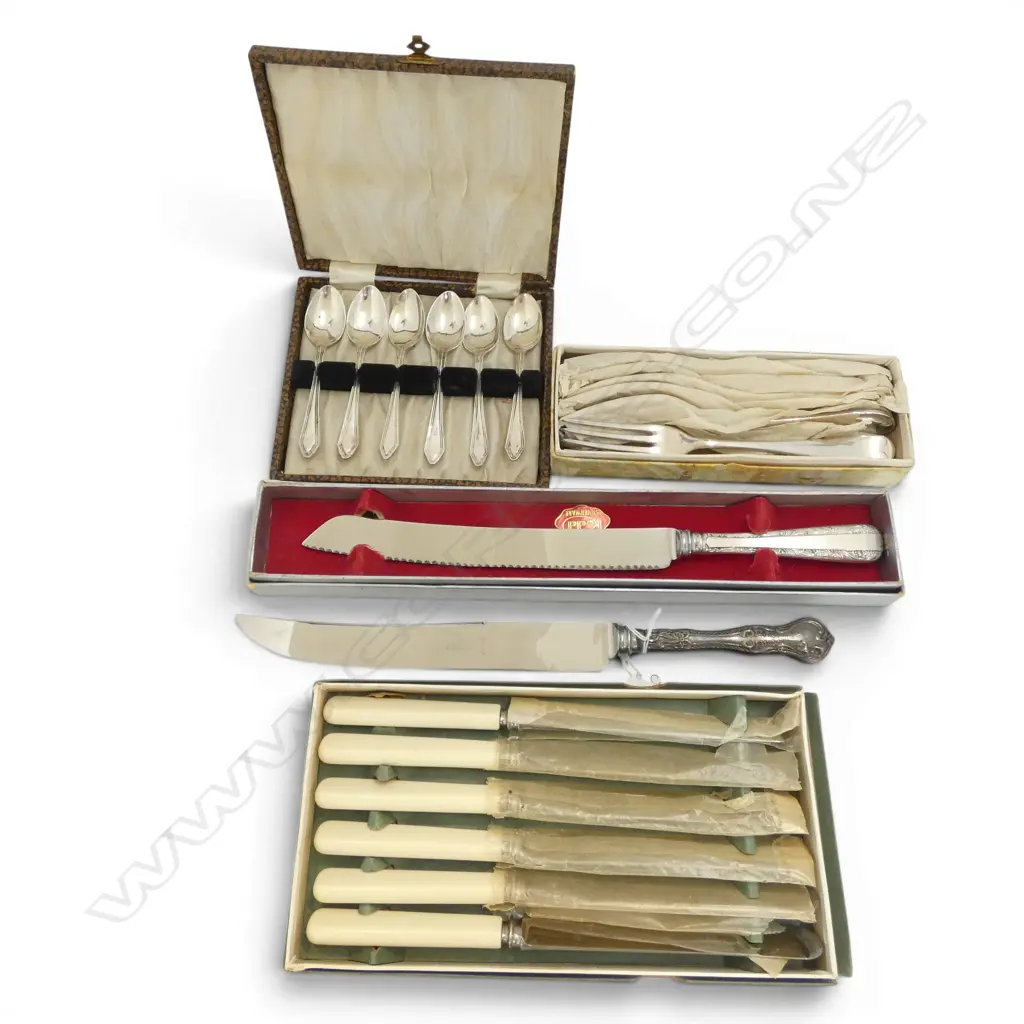 4 BOXES ASST. CUTLERY Image 1++