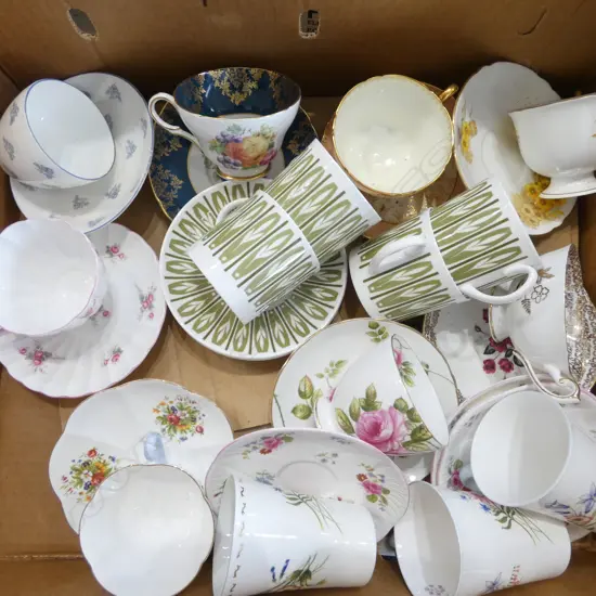 12 SHELLEY CHINA C/S MIXED PATS & 3 BEAKERS & SAUCERS