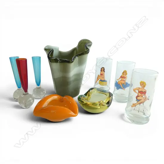 ASST. ART GLASS + 3 VINTAGE GLASSES H.210mm