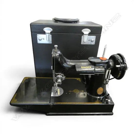 SINGER PORTABLE SEWING MACHINE CAT. C.A.K.6-12 CASED