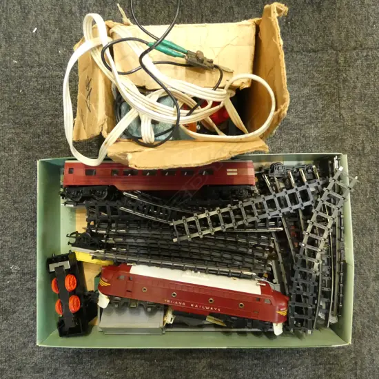TRI-ANG POWER UNIT, TRACK & WAGONS