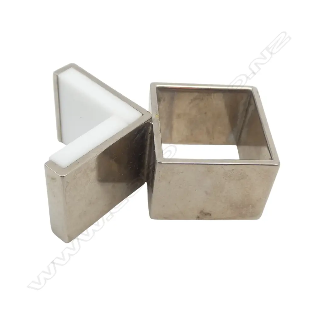 MODERN MOVEMENT JOSE BRIBIESCA DESIGNER RING SIZE L/M Image 1++