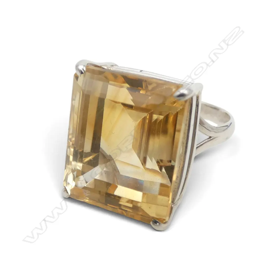 LRG SILVER CITRINE RING SIZE Q Image 1++