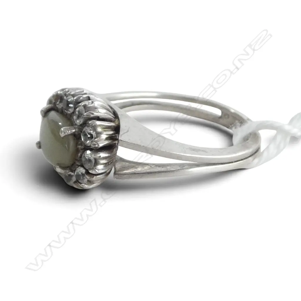SILVER CATS EYE & WHITE SAPPHIRE RING SIZE M Image 1++