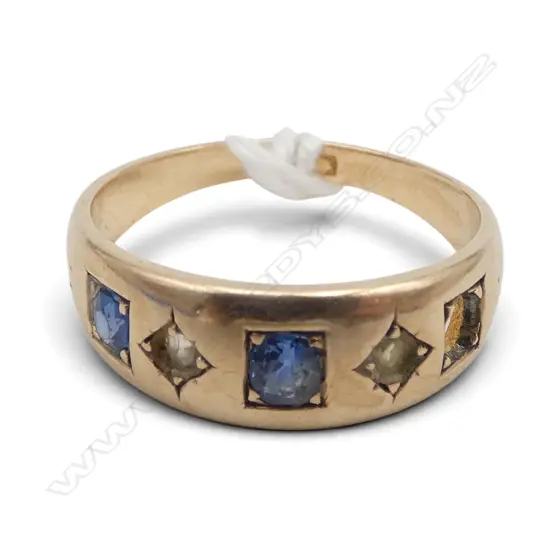18ct SHAPPHIRE RING, 4.17gm, 2 stones missing SIZE O