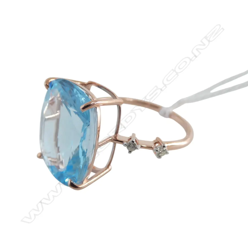 14ct  ROSE GOLD DIAMOND & SKY BLUE TOPAZ RING, 3.93gm SIZE P Image 1++