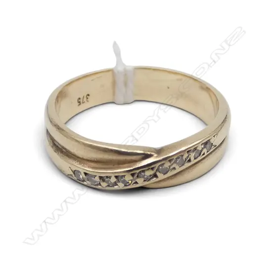 9CT Y/GOLD & DIAMOND RING 2.8GMS SIZE L