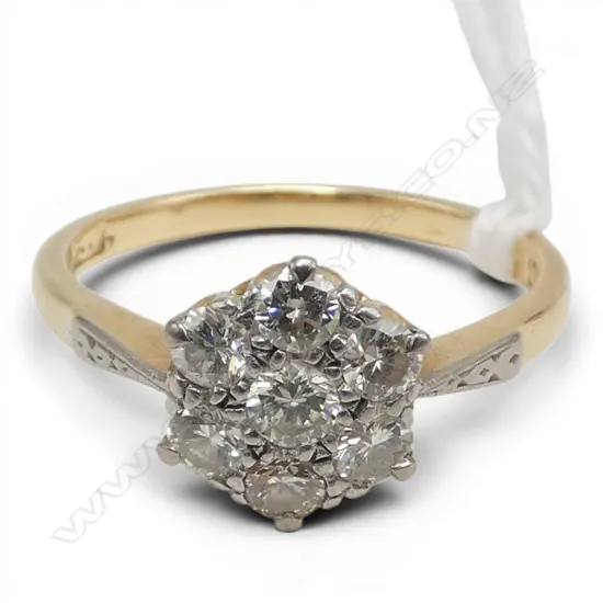 Vintage 18ct GOLD DIAMOND CLUSTER 7 bead set diamonds brilliant cut. Size N. 3.2gms