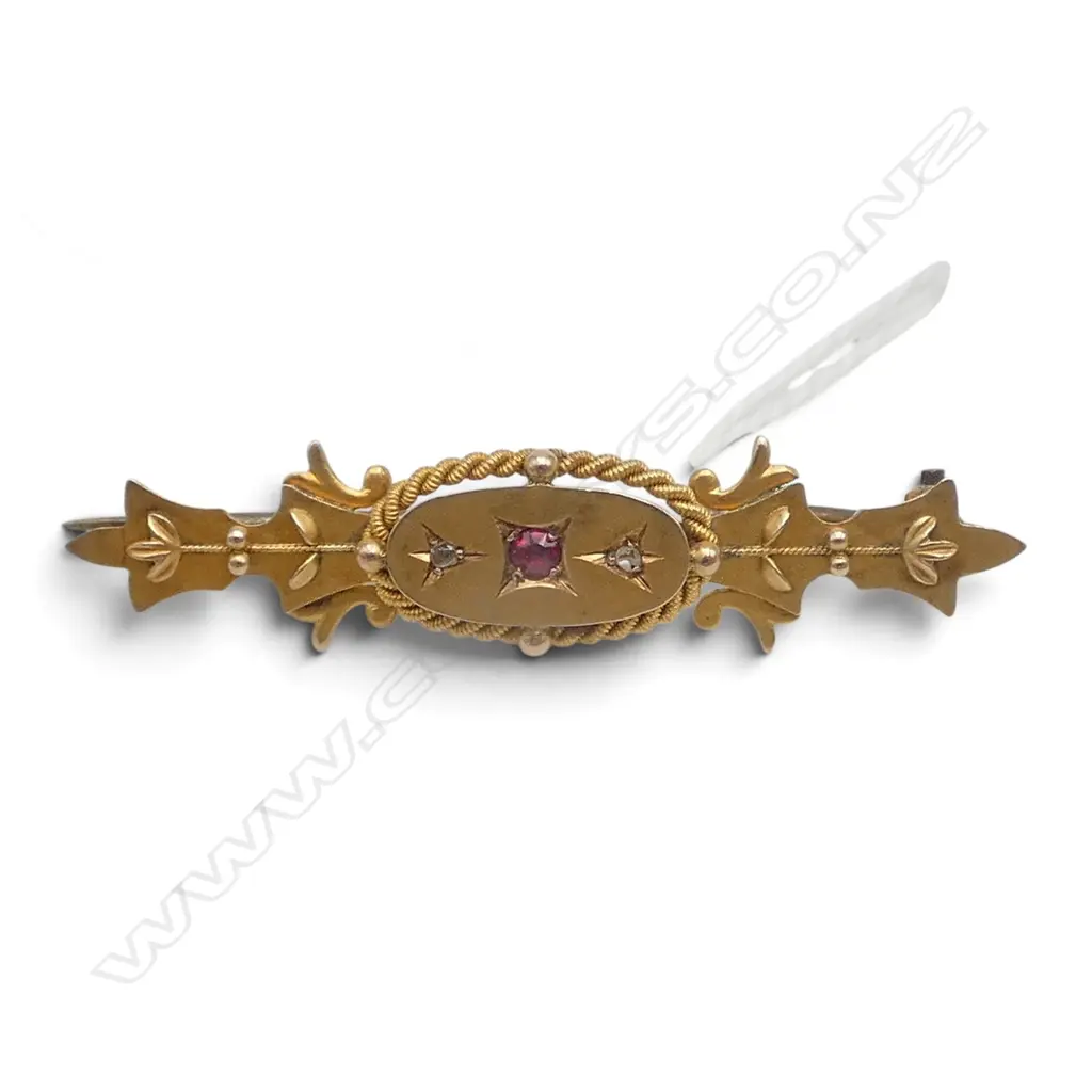 9ct DIAMOND & RUBY BAR BROOCH, 2.40gm, metal bar Image 1++