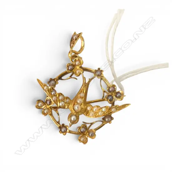 Edwardian 15ct gold swallow pendant brooch with seed pearls 5.7gms