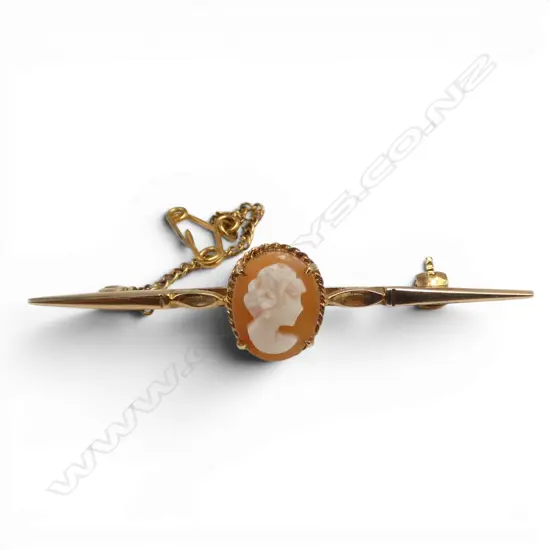 9ct GOLD CAMEO BROOCH L.50mm 3.36gms