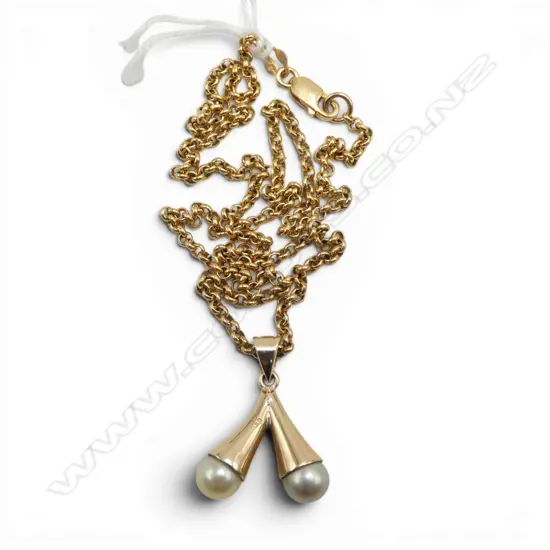 9ct YELLOW GOLD NECK CHAIN & 9ct double PEARL PENDANT. 10.33gms.