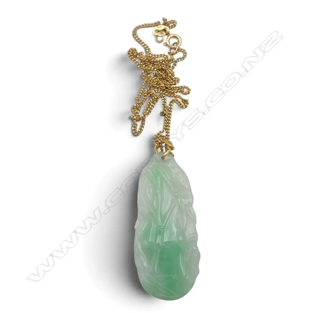 9ct YELLOW GOLD CHAIN L.460mm 2.6gms w JADEITE bright green & white PENDANT bamboo carved. L.44mm Image 1++
