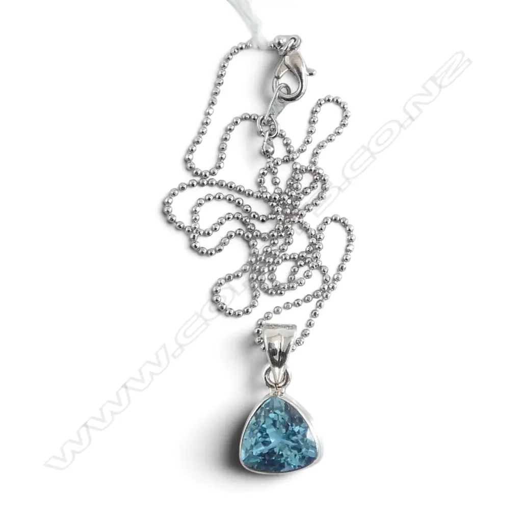 SILVER SKY BLUE TOPAZ PENDANT on SILVER CHAIN Image 1++