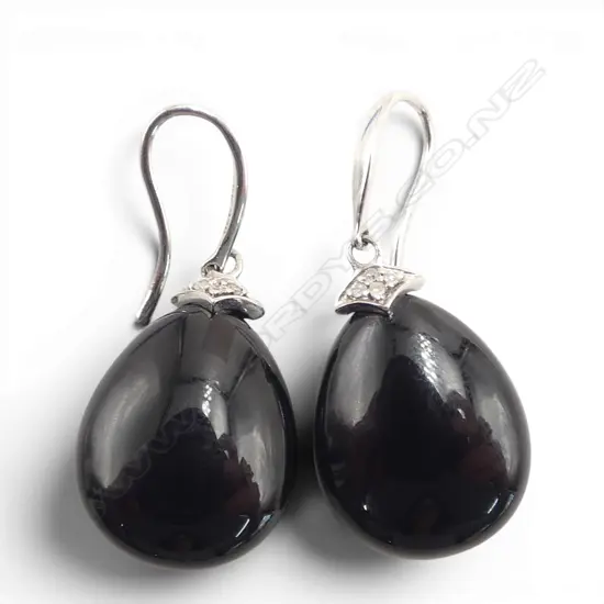 PAIR 9CT GOLD ONYX AND DIAMOND EARRINGS 4.50gms