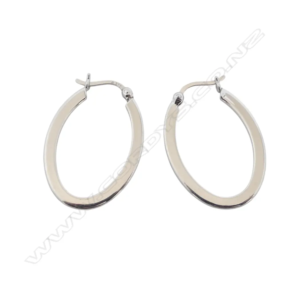 9ct WHITE GOLD HOOP EARRINGS pattern on one side 1.4 gms Image 1++