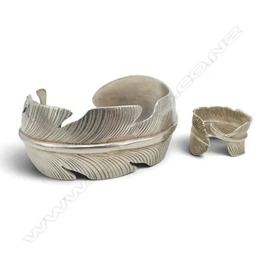 Modern stylish stg silver feather (Huia?) designer bangle & similar ring. 45gms