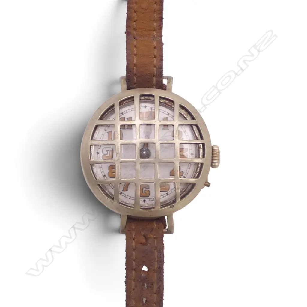 WWI GENT'S TRENCH WATCH with grille cover  Image 1++