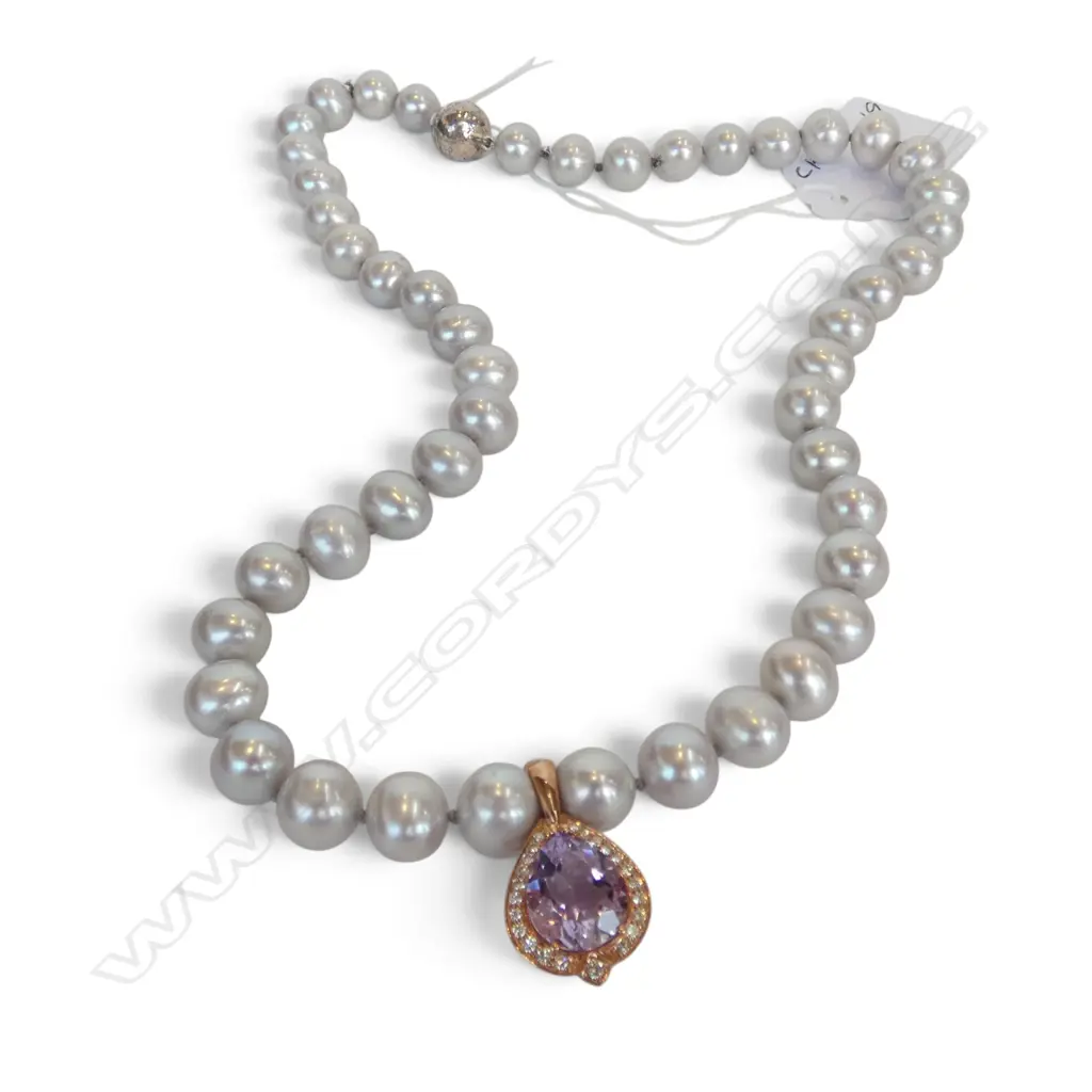 PEARL NECKLACE W. MAUVE COLOURED STONE PENDANT Image 1++