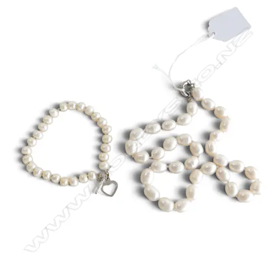 STG SILVER FRESHWATER PEARL BRACELET & FRESHWATER PEARL NECKLACE, L.480MM L.215MM