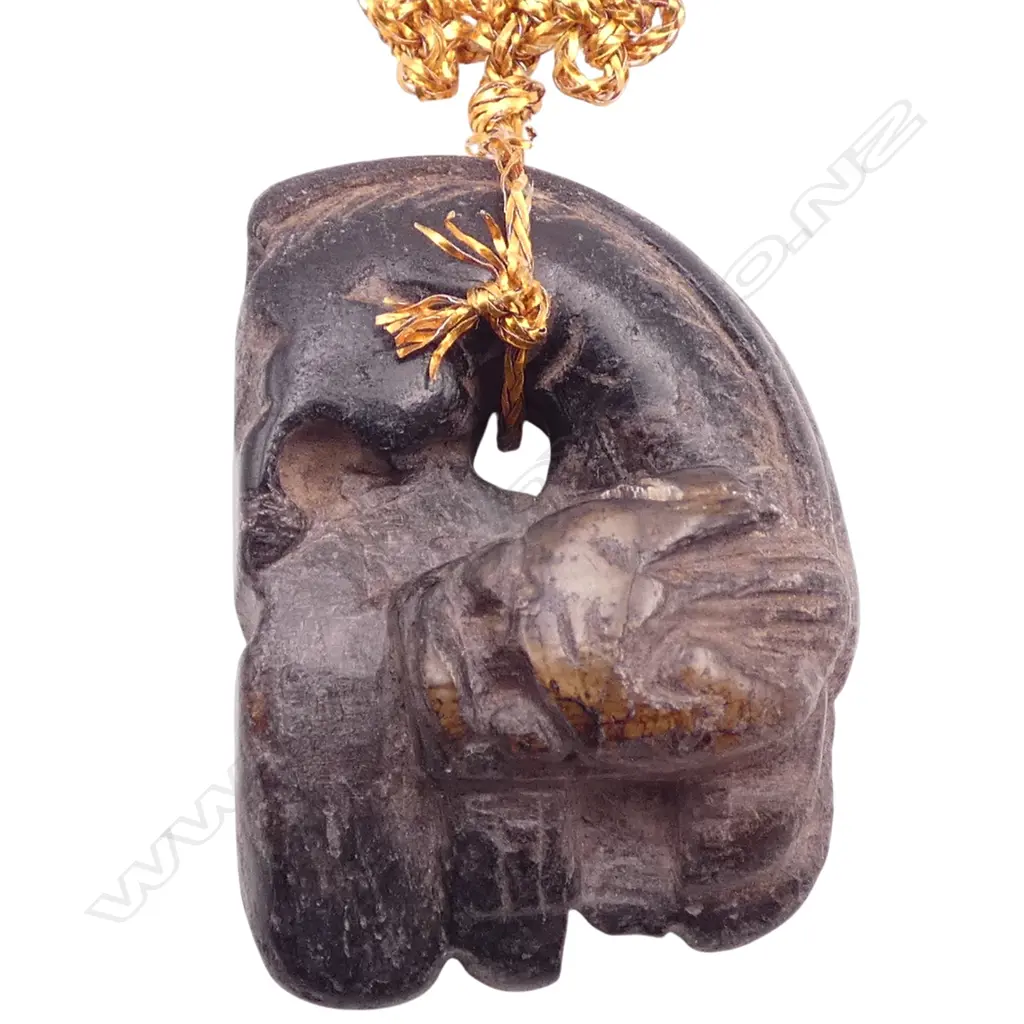 'ANCIENT' JADEITE RECUMBANT MYTHICAL CAT PENDANT & BEAD NECKLACE Image 1++
