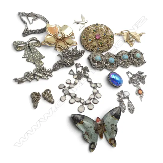 ASST. COSTUME JEWELLERY INCL. DECO STG SILVER BRACELET