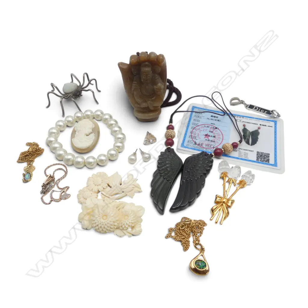 ASST. COSTUME JEWELLERY INCL. STG SILVER & MoP SPIDER BROOCH 55x50mm  Image 1++