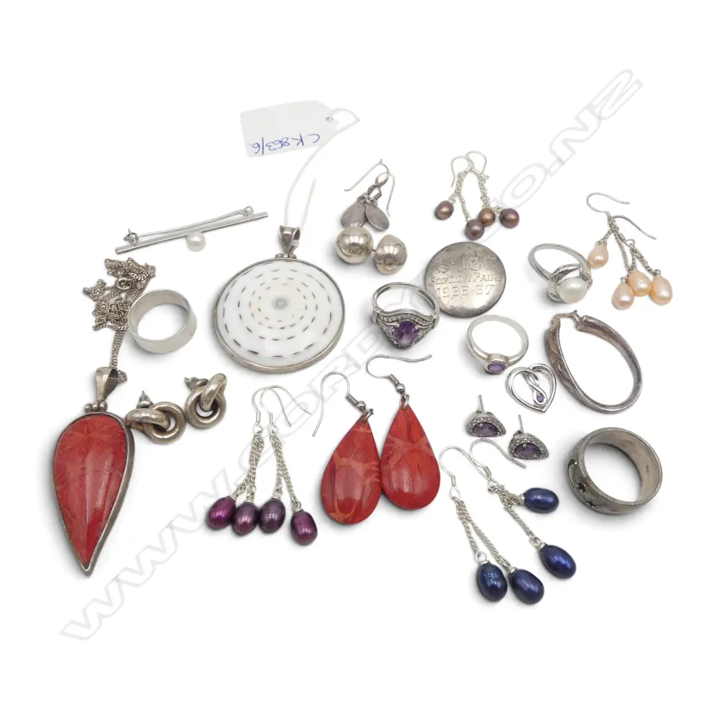 ASST. STG SILVER JEWELLERY INCL. 9 PRS EARRINGS, 5 RINGS ETC Image 1++